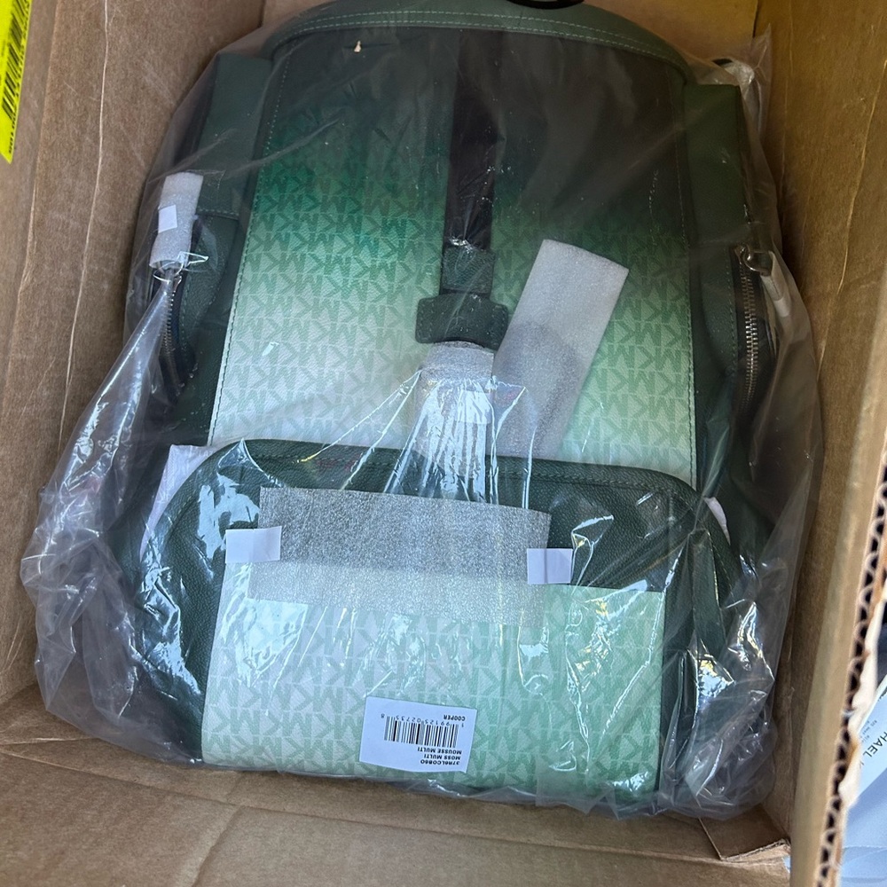 Men's Michael Kors dome Backpack cooper logo green NWT - Picture 13 of 16